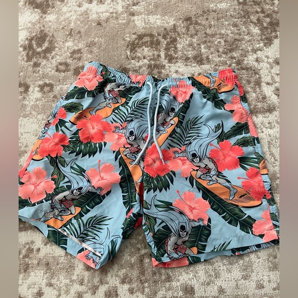 Men’s Batman Hawaiian Swim Shorts Size Med - Picture 1 of 4